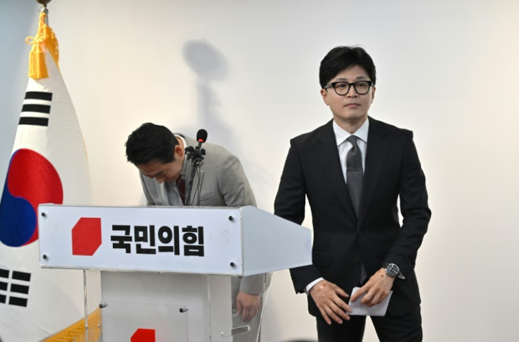 People Power Party leader Han Dong-hoon (R) announced his resignation Thursday after a bruising election defeat