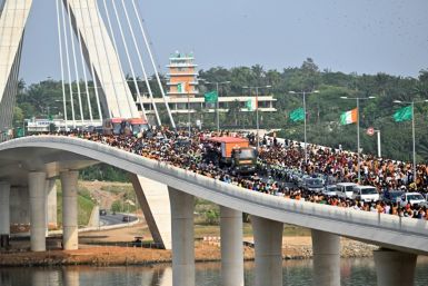 The Ivory Coast team, winners of the 2024 African Cup of Nations (CAN), and supporters on the Alassane Ouattara bridge in Abidjan in February