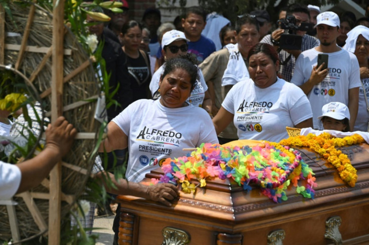 Family and friends mourn slain Mexican mayoral candidate Alfredo Cabrera