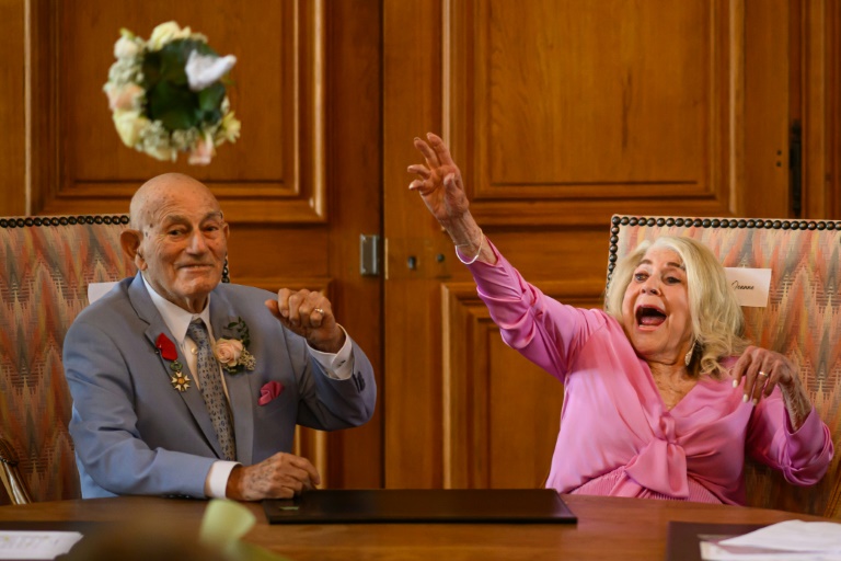 WWII Veteran, 100, Marries Sweetheart, 96, In France After D-Day Events