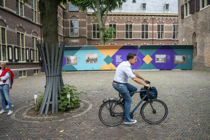 Rutte often rides to work on his bike