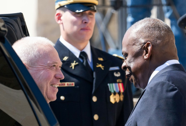 US Secretary of Defense Lloyd Austin (R) welcomes Israeli Defence Minister Yoav Gallant to the Pentagon