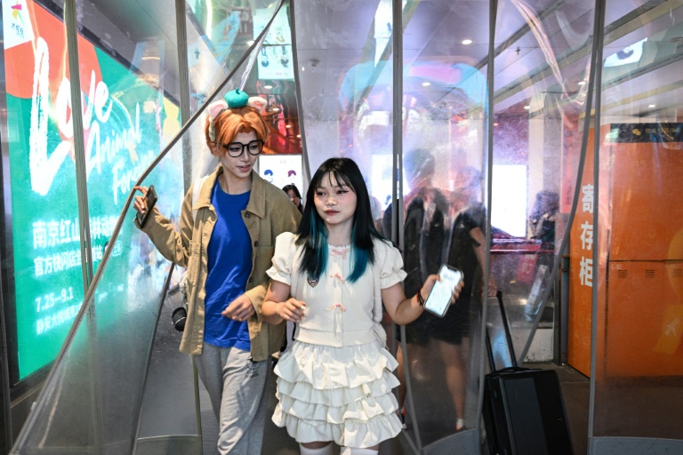 Young Chinese Women Hire Female Cosplayers To Play Dream Men