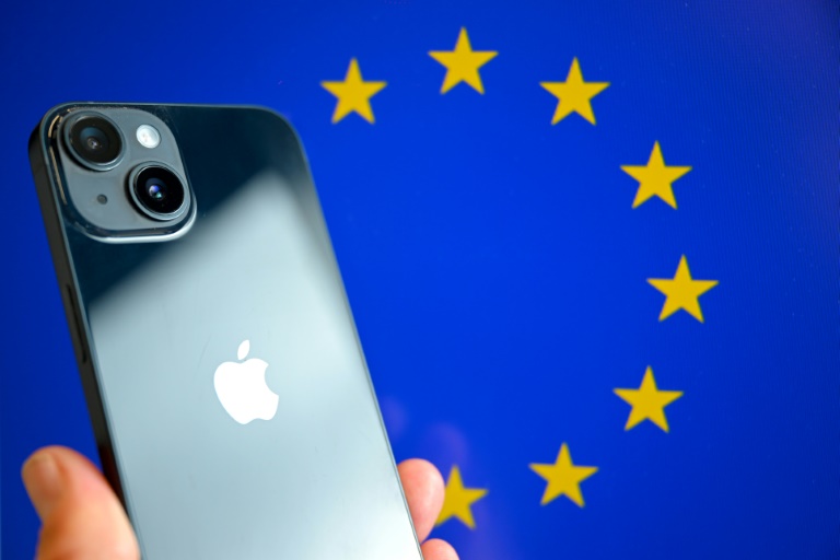 EU Scores ‘Big Win’ In Court Against Apple, Google