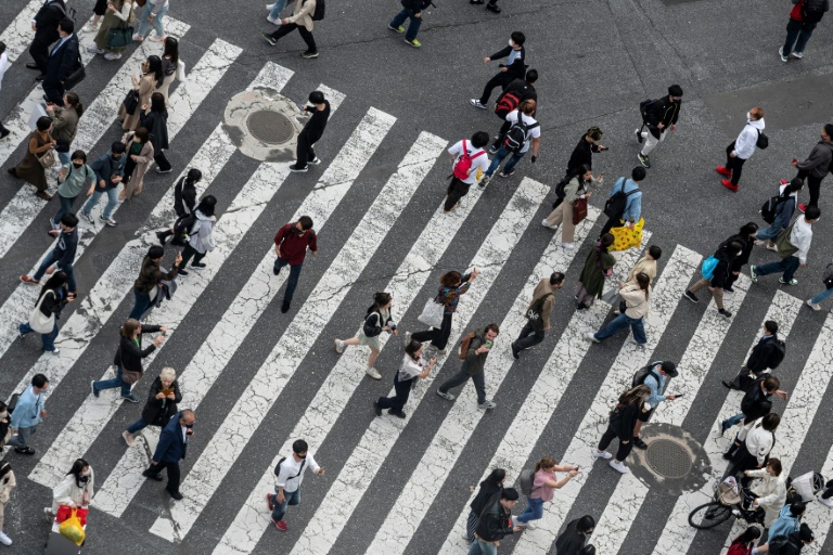 Hong Kong, Shanghai Soar On China Stimulus, Strong Yen Batters Tokyo