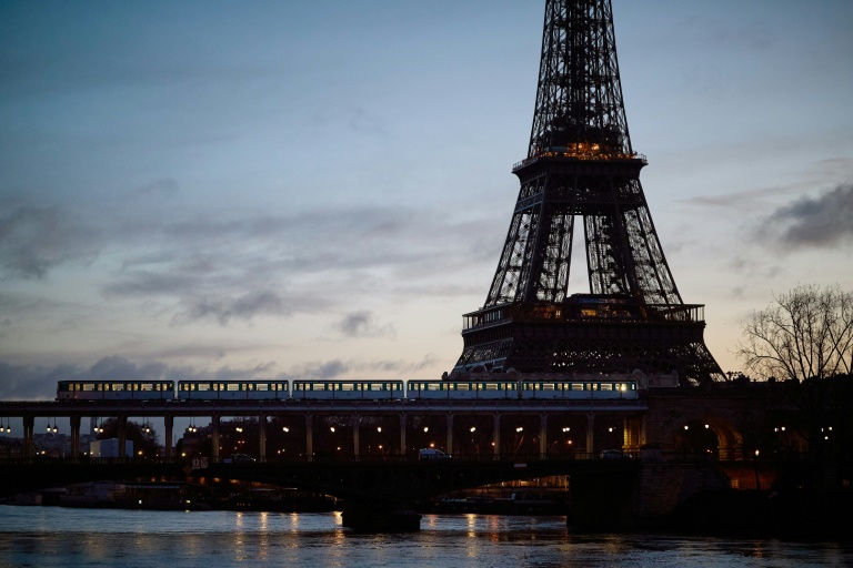 French Minister Ups Ante In Eiffel Tower Olympic Rings Row