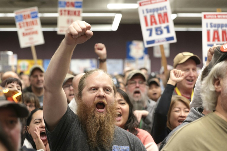 Prolonged Strike Clouds New Boeing CEO’s Turnaround