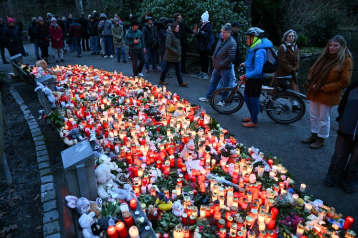 A makeshift memorial for the victims of a knife attack on January 24, 2025 in Aschaffenburg, western Germany