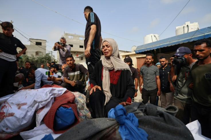 Palestinians in Gaza mourn by the loss of loved ones killed in strikes