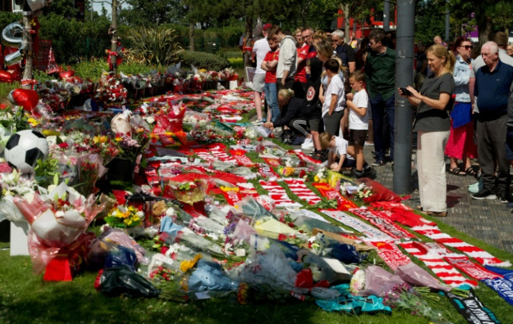 Liverpool fans paid tribute to Jota outside the club's Anfield stadium