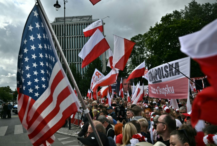 During the election campaign, he highlighted the importance of ties with the United States and his close ties with Trump