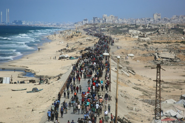 Thousands of displaced Palestinians are once again on the move after Israeli forces declared a ceasefire, giving many hope that they could return to their home districts