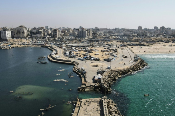 US Presiudent Donald Trump says the truce betweeen Israel and Hamas in Gaza is holding, but much of the territory lies in ruins and displaced Palestinians are sheltered in tents