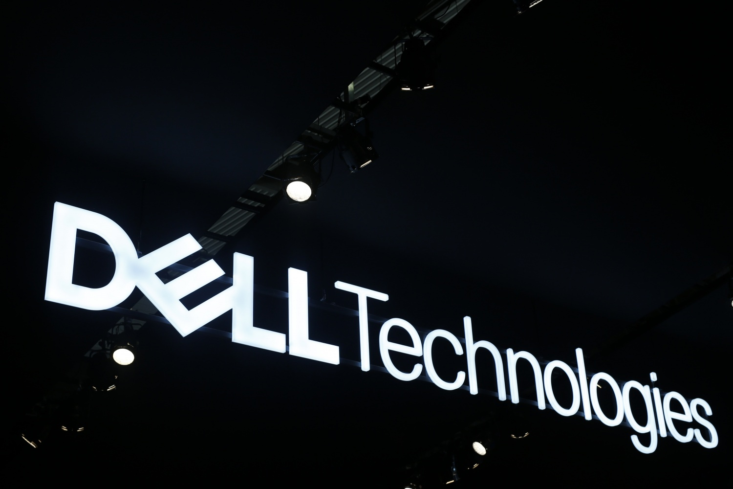 Dell Technologies DELL Stock Surges 15% on AI Server Momentum and Analyst Upgrades in 2026 Dell Technologies DELL Stock Surges 15% on AI Server Momentum and Analyst Upgrades in 2026