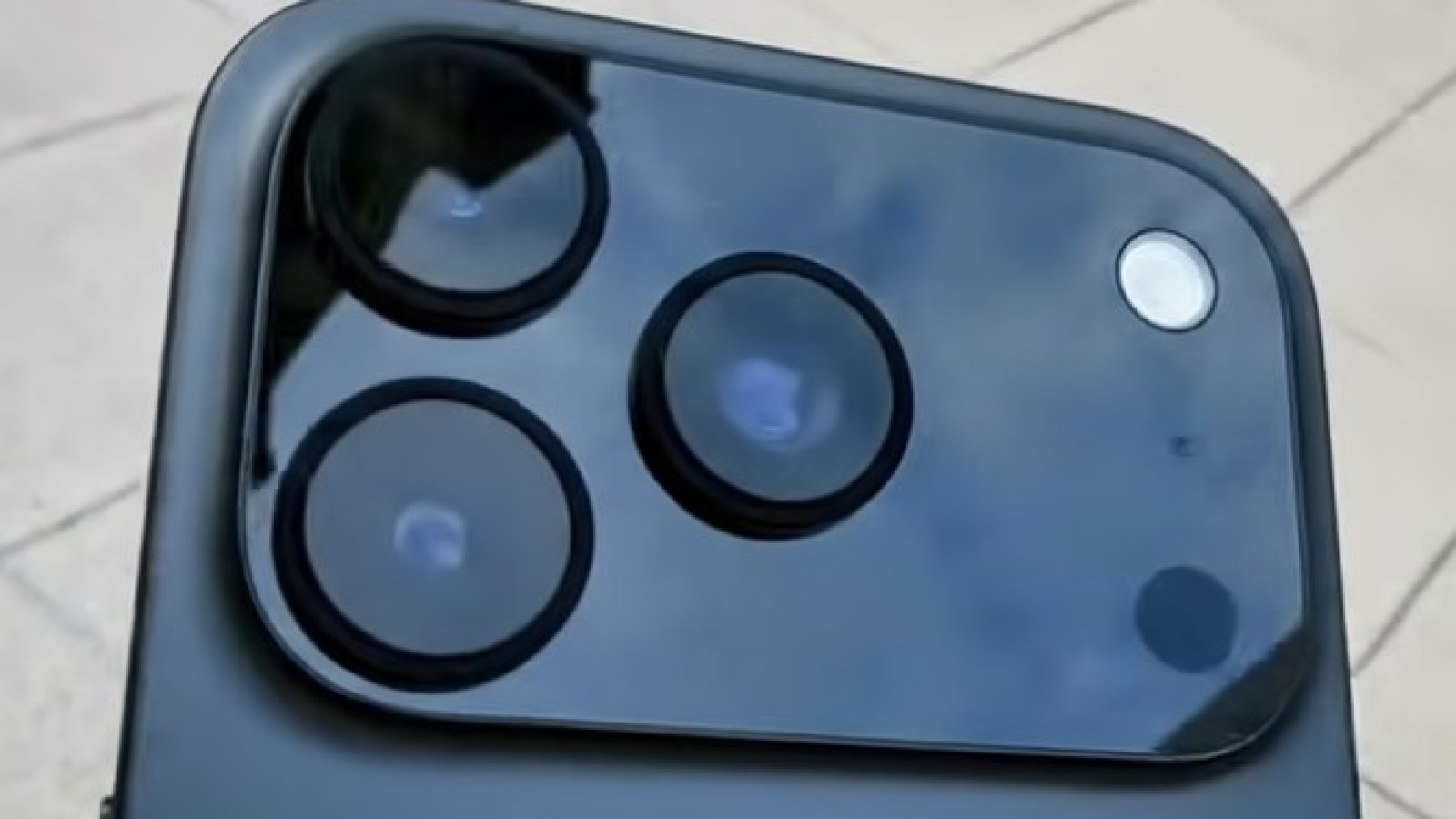iPhone 18 Pro Rumors: Smaller Dynamic Island, Variable Aperture Camera and Record Battery Life Expected