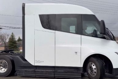 Elon Musk Tesla Semi Tweet Ignites Buzz: 500-Mile EV Truck