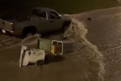 Milwaukee Flood Chaos: Heavy Rain Strands Drivers, Shuts Freeways as