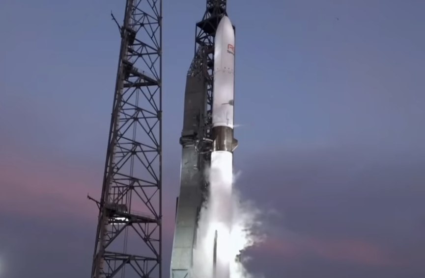 (VIDEO) Blue Origin New Glenn Launches AST SpaceMobile BlueBird 7 Satellite From Florida