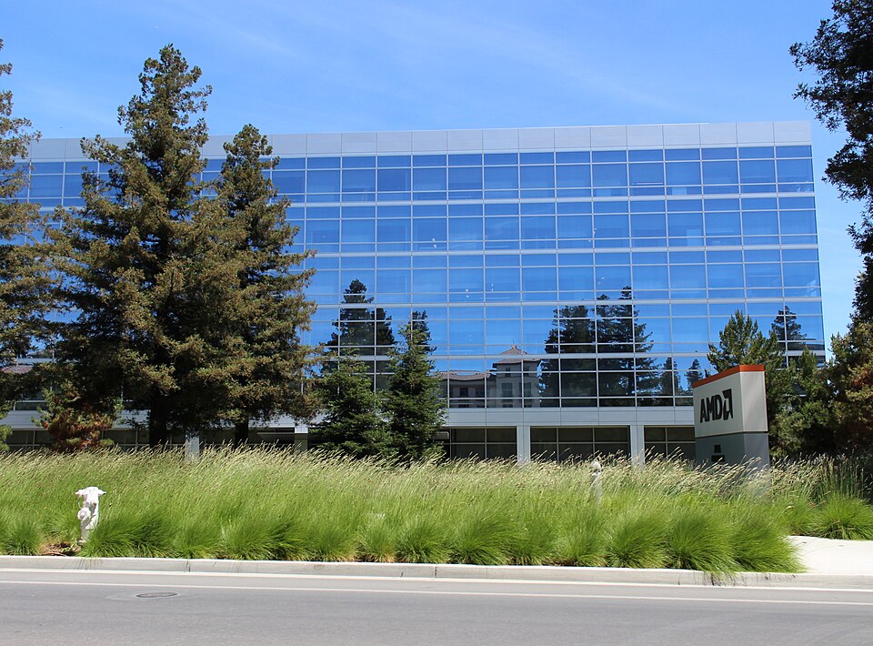 AMD Shares Fall 3.6% as Chip Sector Faces Profit-Taking Pressure