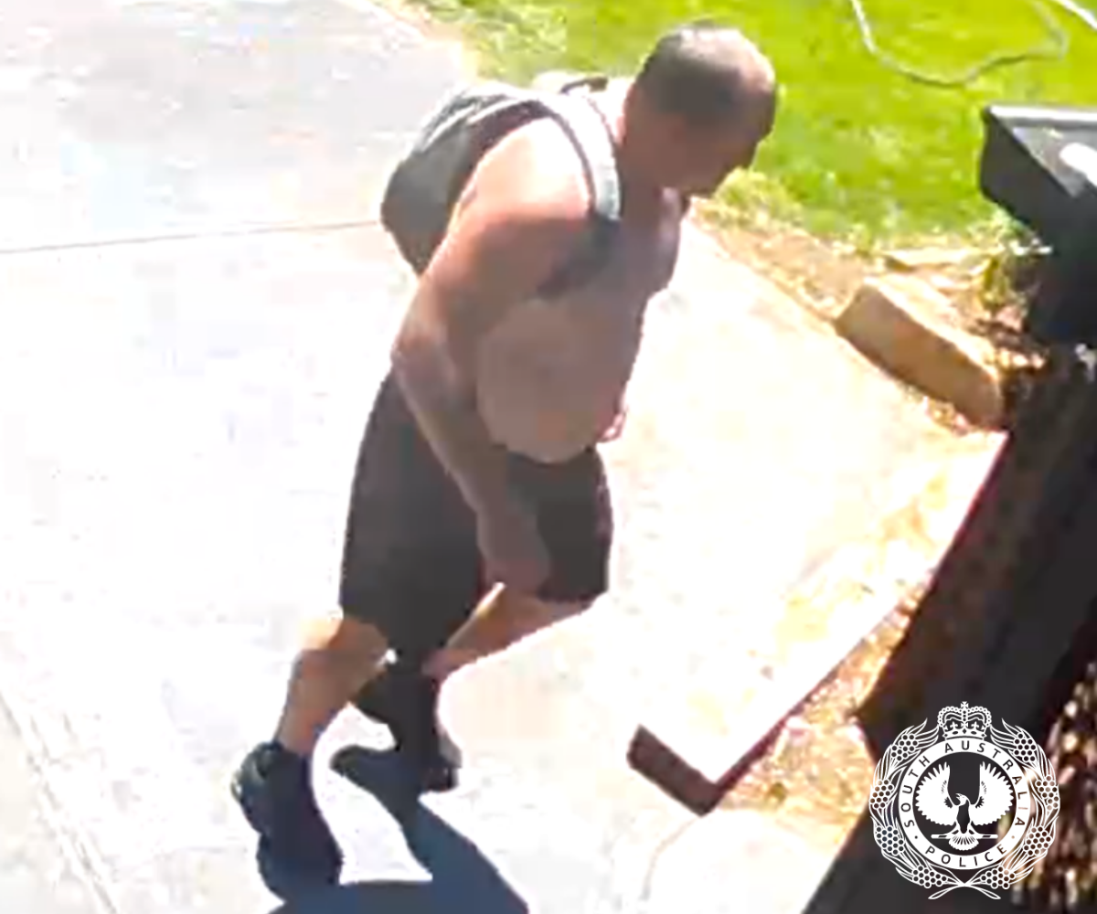 Jeff Mundy leaving his home shortly after 2.30pm on 19.12.2020
