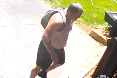 Jeff Mundy leaving his home shortly after 2.30pm on 19.12.2020