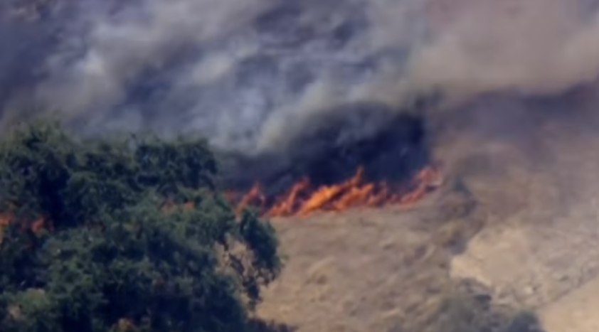 Sandy Fire Scorches 1,698 Acres in Simi Valley, Forces Evacuations 