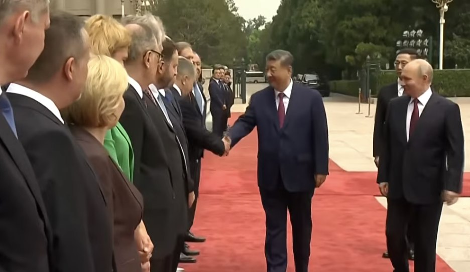 Xi Jinping Welcomes Putin in Beijing, Hails Ties as 'Calm 