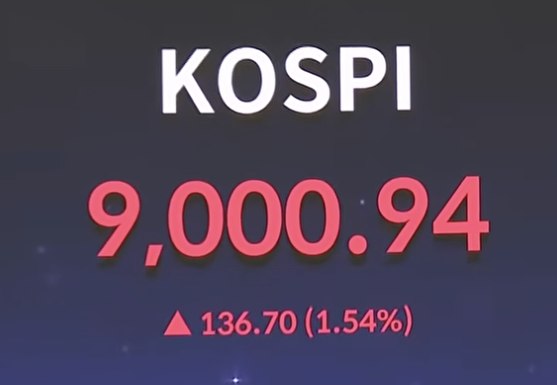 Seoul Stocks Surpass 9,000 for First Time as Chip Rally 