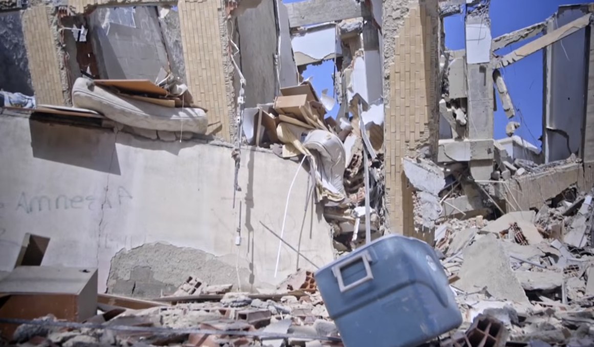 Venezuela Earthquake Death Toll Rises to 920 as Rescue Teams 