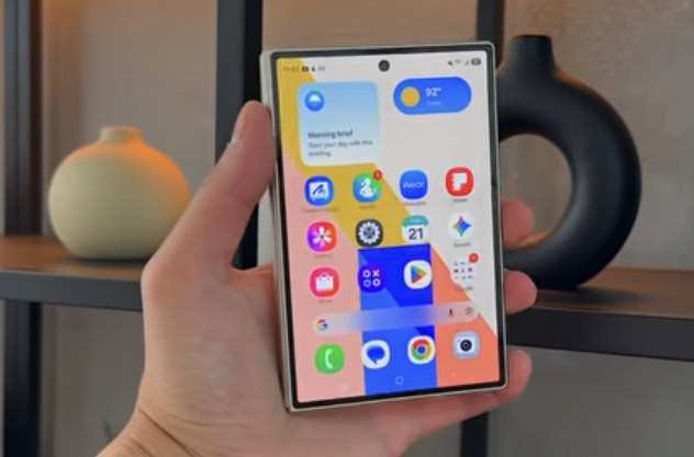 Samsung Unveils Three New Foldable Phones and Smart Glasses Ahead