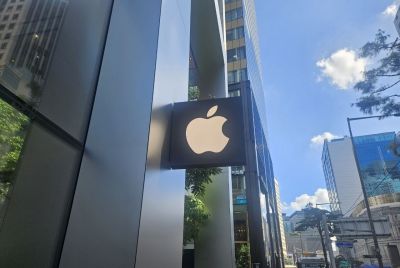 China Smartphone Market Shrinks as Apple and Huawei Pull Further