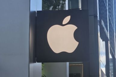 Apple Sued by Bitcoin Holders Over Counterfeit Sparrow Wallet App