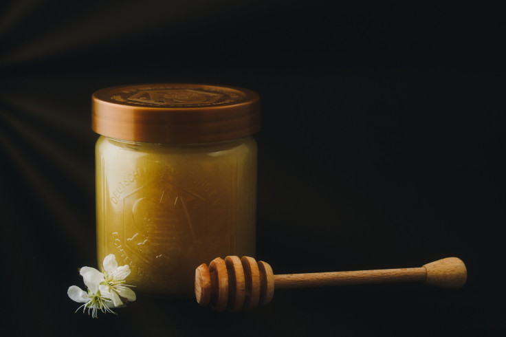 10 Evidence-Based Benefits of Manuka Honey Revealed by Latest Scientific