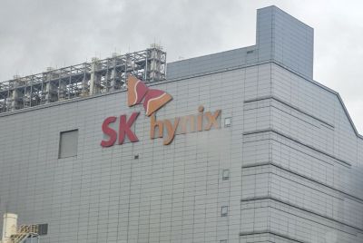 SK Hynix ADR Climbs on Record $28.6 Billion Buyback as