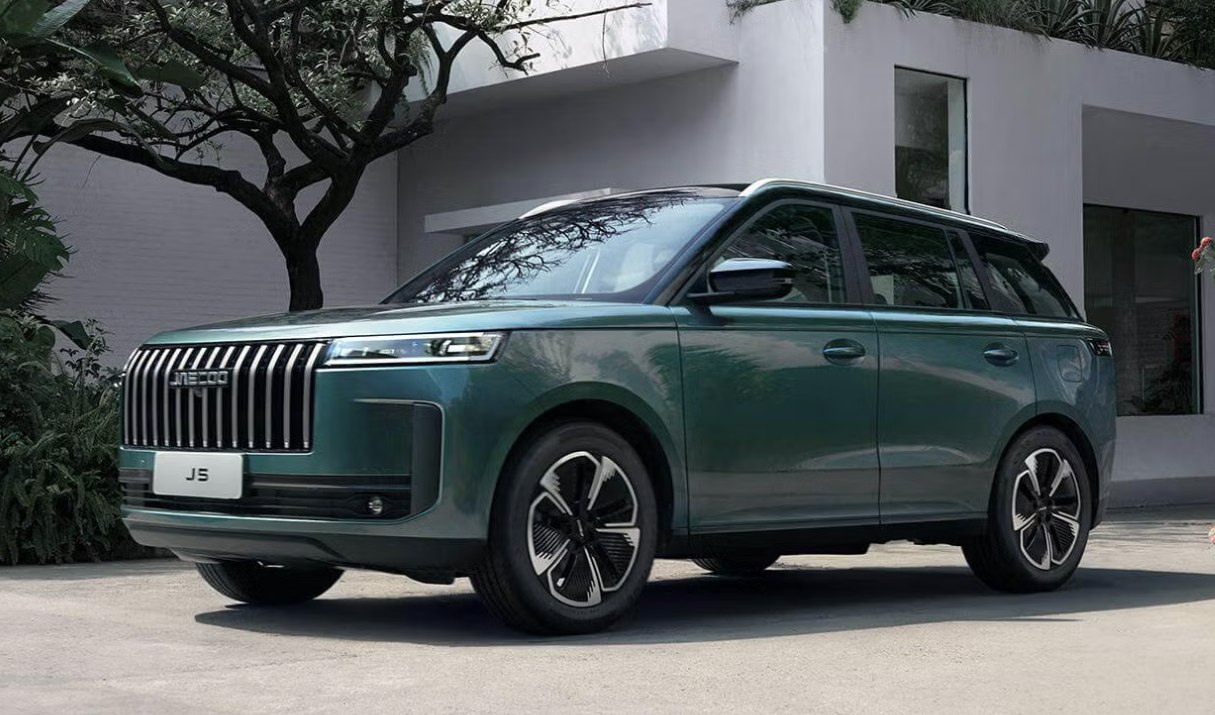 Jaecoo J5 Hybrid Review: Small SUV Punches Above Its Price 