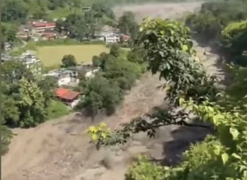 Nepal Flood Death Toll Hits 162 as Hundreds of Tourists