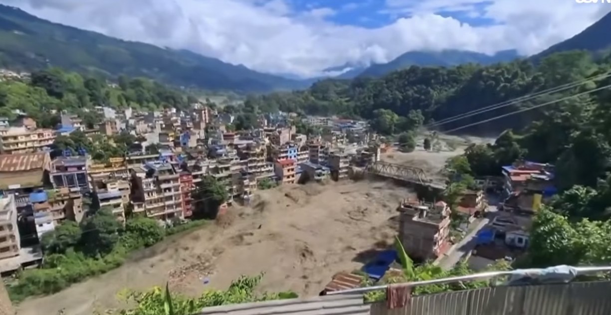 Nepal-Tibet Flash Flood: 1,500 Missing, Mostly Tourists, as Glacial Collapse 
