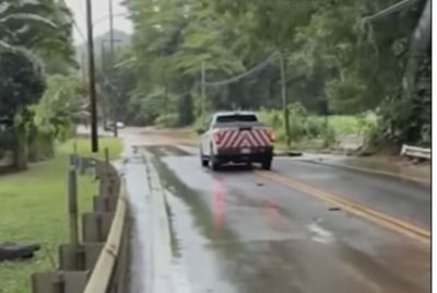 Hurricane Lowell Nears Hawaii, Kauai Under Warning As Australians Urged