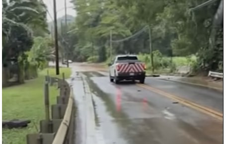Hurricane Lowell Nears Hawaii, Kauai Under Warning As Australians Urged