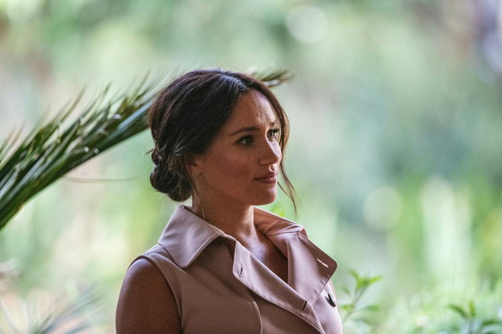 Martha Stewart's Claim About Meghan Markle Gossiping at Dinner Party Draws Pushback From Host