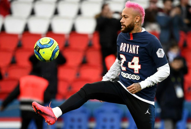 Paris Saint-Germain's Brazilian forward Neymar (C) wore a jersey in honor of late NBA legend Kobe Bryant in February 2020