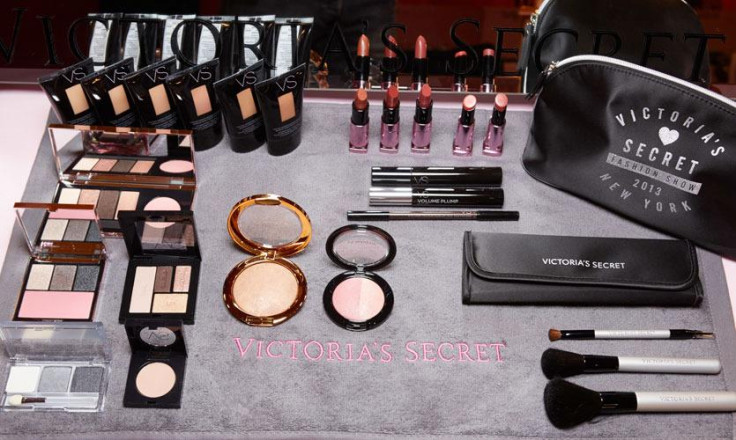 fashion-show-media-kit-2013-vs-makeup-backstage-victorias-secret